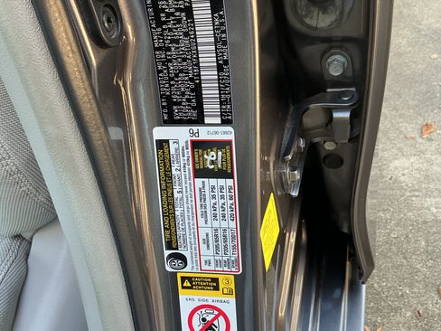 Used 2016 Toyota Camry LE image 17