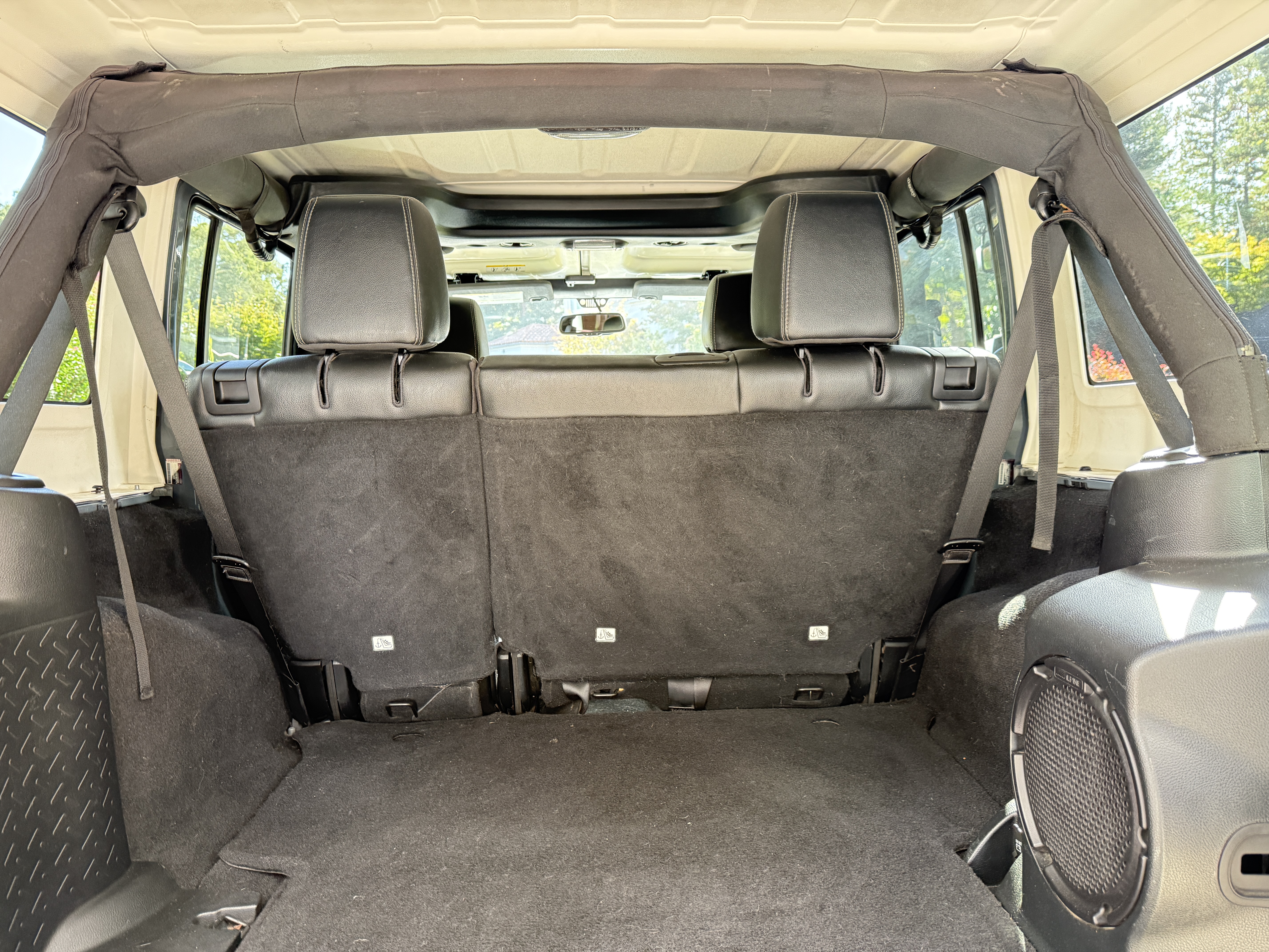 Used 2014 Jeep Wrangler Unlimited Rubicon AWD/4WD image 13