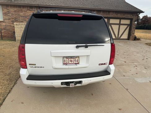 Used 2007 GMC Yukon SLT w/ SLT Preferred Equipment Group image 5