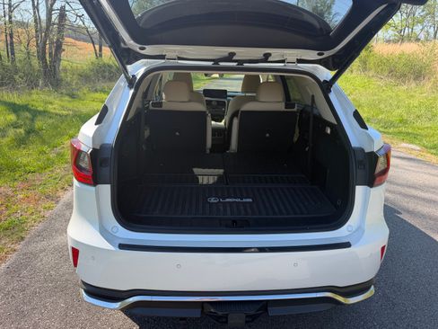Used 2022 Lexus RX 350L Premium w/ Premium Package AWD/4WD image 5