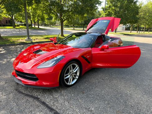 Used 2014 Chevrolet Corvette Stingray Coupe w/ 2LT Preferred Equipment Group RWD image 2