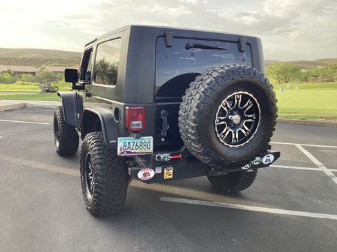 Used 2010 Jeep Wrangler Rubicon w/ PWR Convenience Group AWD/4WD image 4