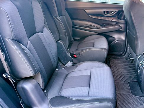 Used 2023 Subaru Ascent Premium w/ Convenience Package image 9