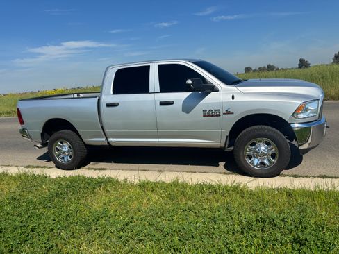 Used 2018 RAM 2500 Tradesman w/ Chrome Appearance Group image 11