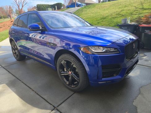 Used 2018 Jaguar F-PACE R-Sport image 4