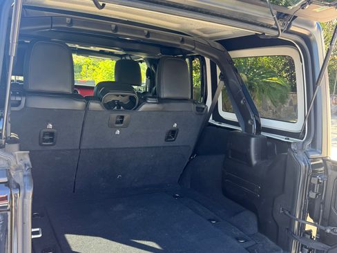 Used 2021 Jeep Wrangler Unlimited Rubicon AWD/4WD image 10