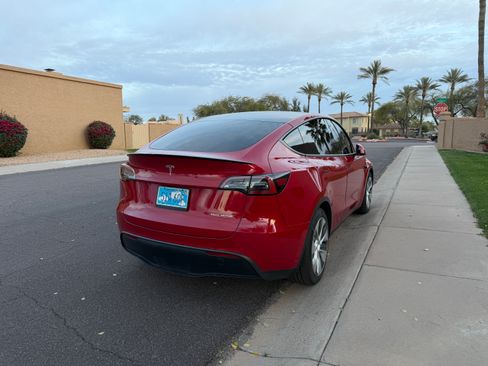 Used 2022 Tesla Model Y Performance image 6