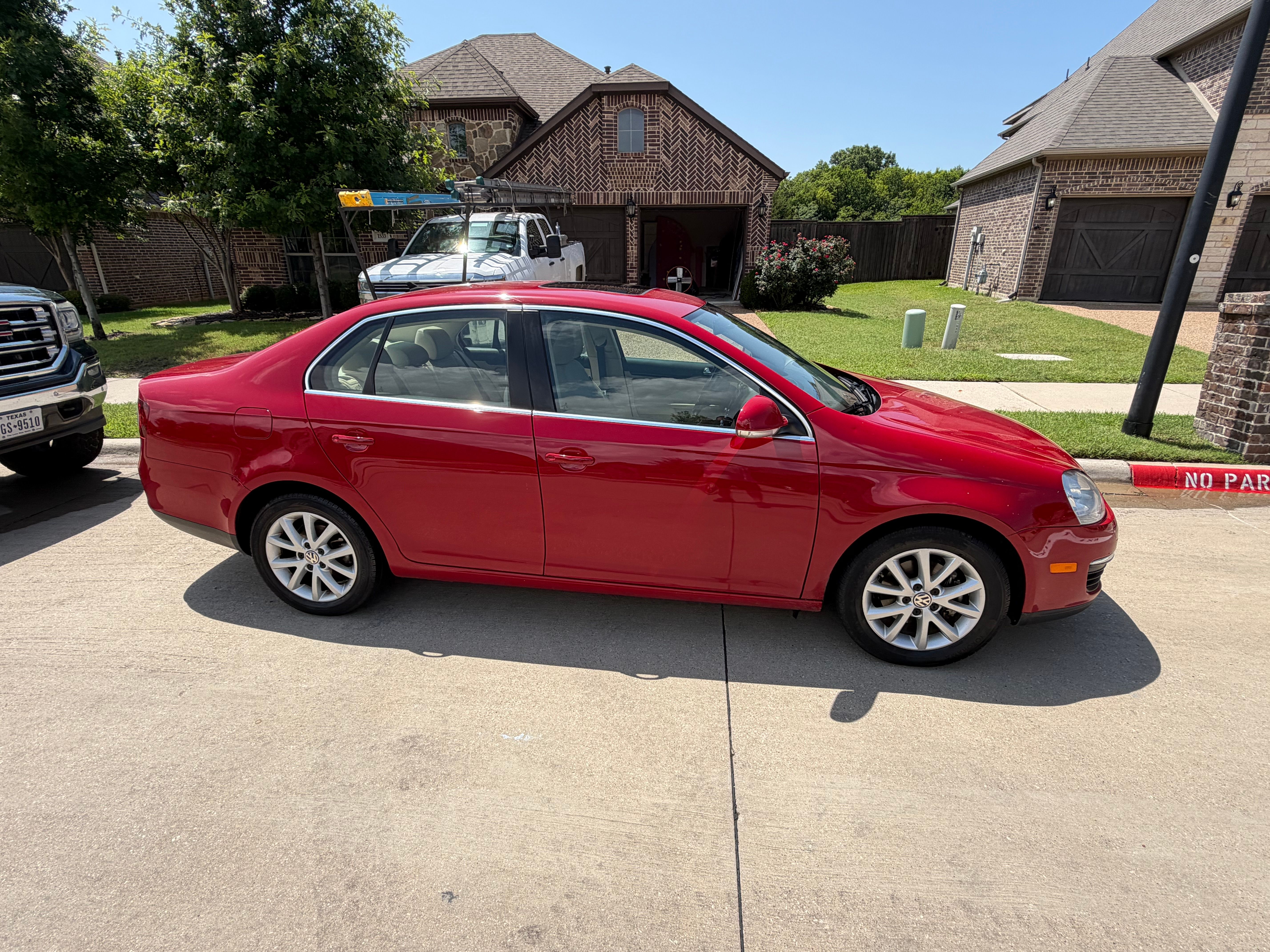 Used 2010 Volkswagen Jetta SE FWD image 1