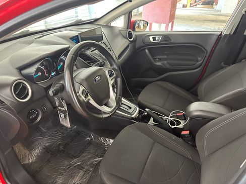 Used 2015 Ford Fiesta SE image 6