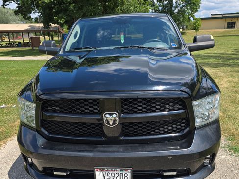 Used 2013 RAM 1500 Express AWD/4WD image 2