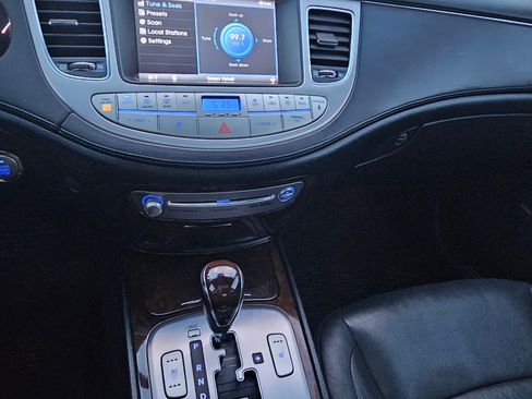 Used 2011 Hyundai Genesis 3.8 w/ Technology Pkg 4 image 8