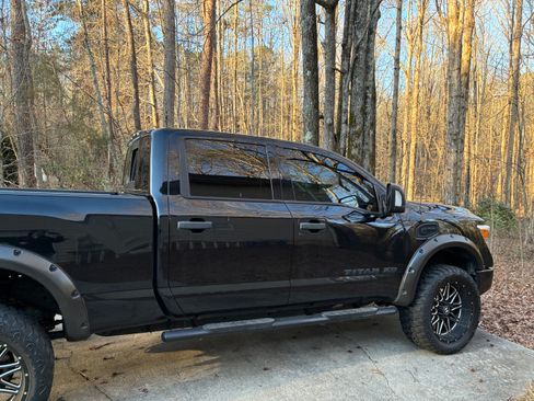 Used 2017 Nissan Titan PRO-4X image 6