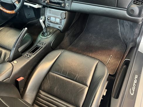 Used 2001 Porsche 911 Cabriolet image 11