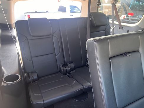 Used 2016 Chevrolet Suburban LT image 15