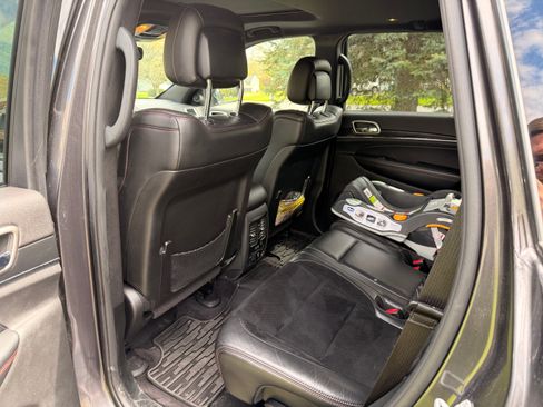 Used 2017 Jeep Grand Cherokee Trailhawk AWD/4WD image 12