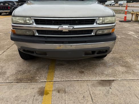 Used 2002 Chevrolet Tahoe LS image 4