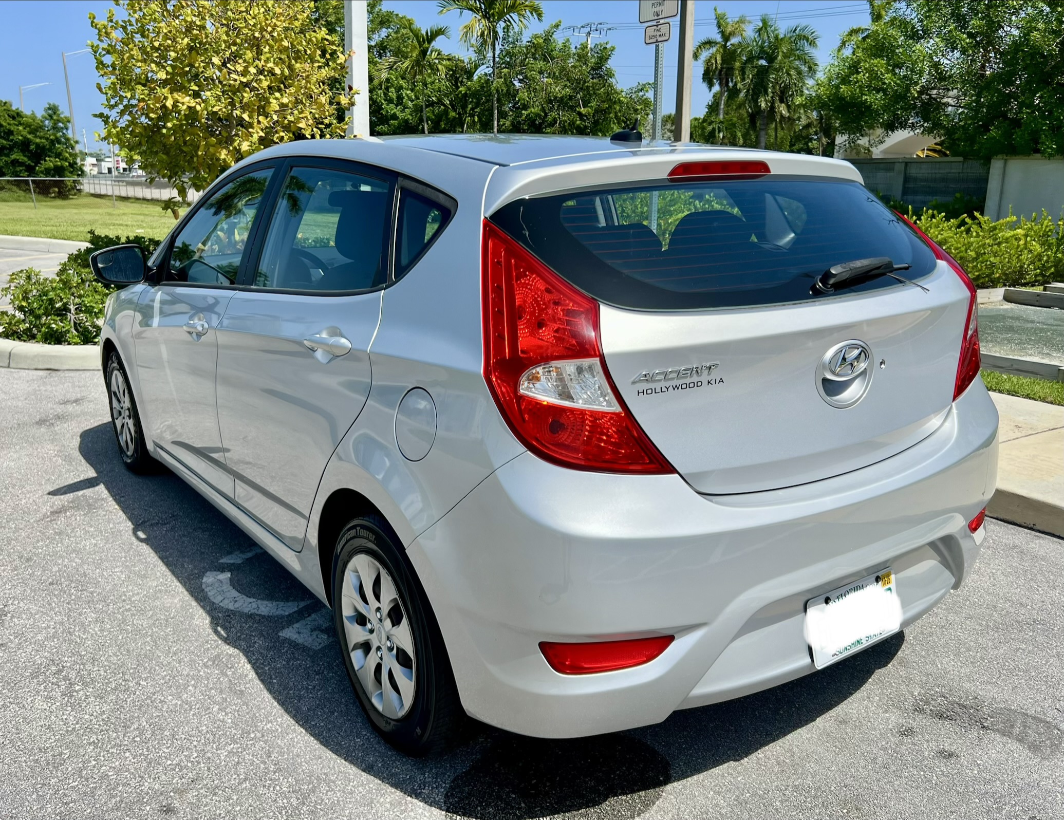 Used 2015 Hyundai Accent GS FWD image 8