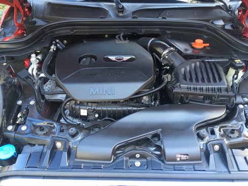 Used 2019 MINI Cooper 2-Door Hardtop w/ Signature Upholstery Package image 9