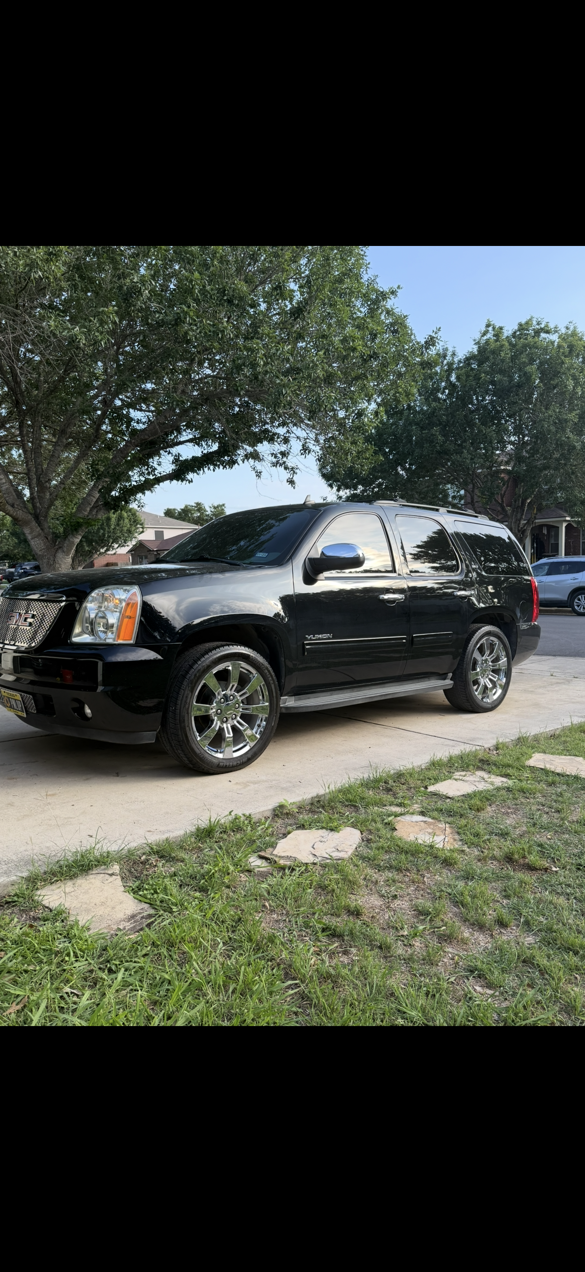 Used 2012 GMC Yukon SLT RWD image 2