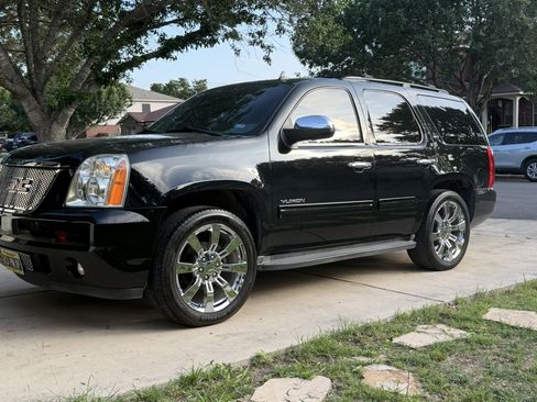 Used 2012 GMC Yukon SLT image 2