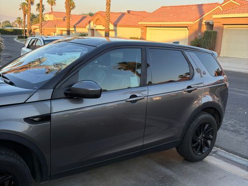 Used 2017 Land Rover Discovery Sport HSE AWD/4WD image 5