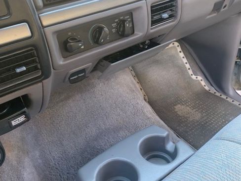 Used 1995 Ford F250 2WD Regular Cab image 4