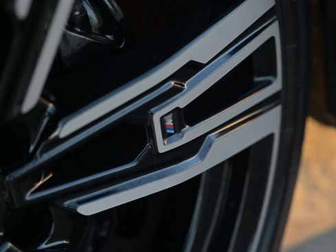 Used 2023 BMW 760i xDrive w/ Executive Package image 14