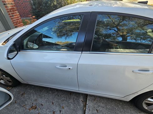 Used 2014 Chevrolet Cruze LT image 6