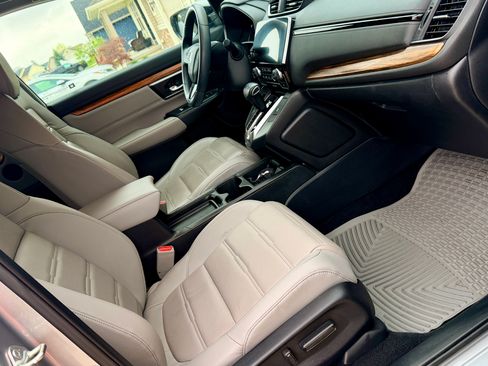 Used 2018 Honda CR-V Touring image 10