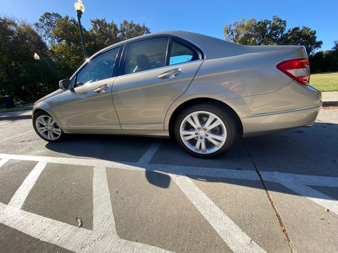 Used 2010 Mercedes-Benz C 300 Sedan image 11