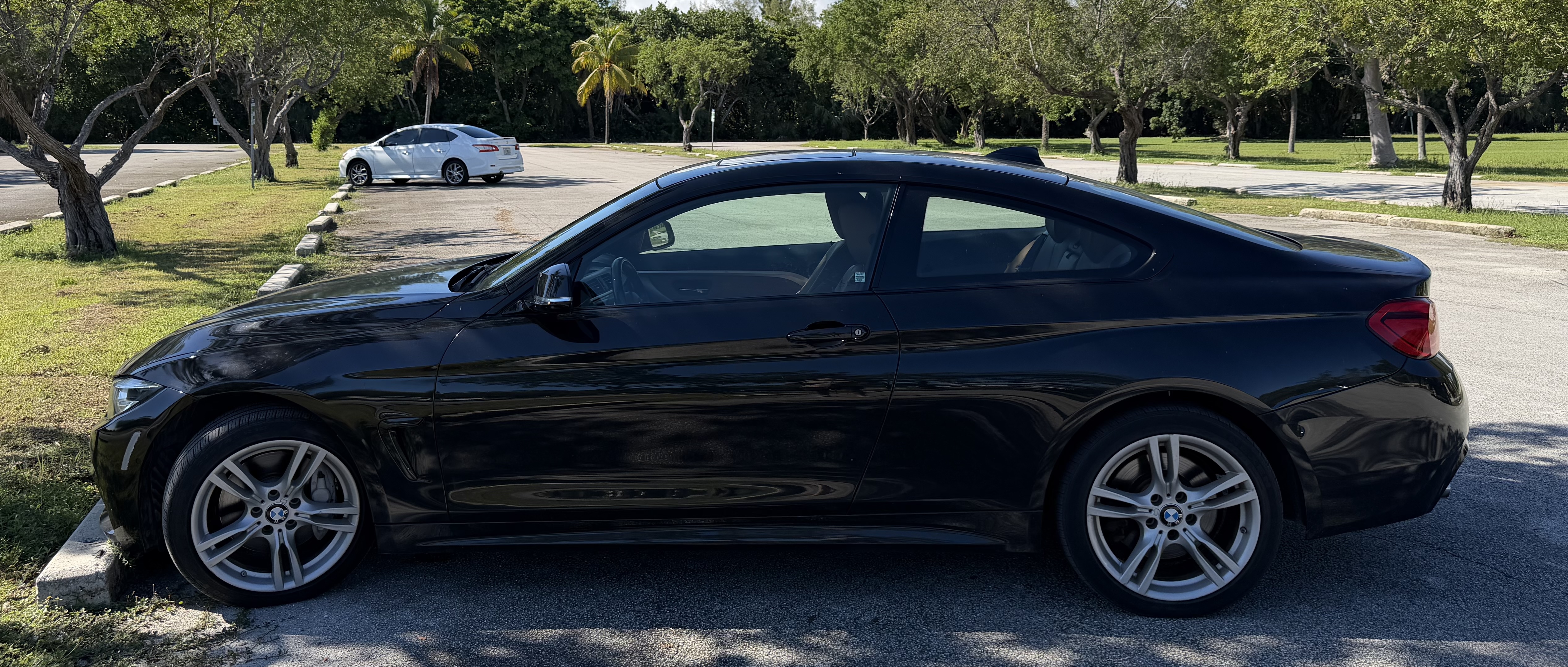 Used 2019 BMW 430i xDrive Coupe w/ M Sport Package AWD/4WD image 2