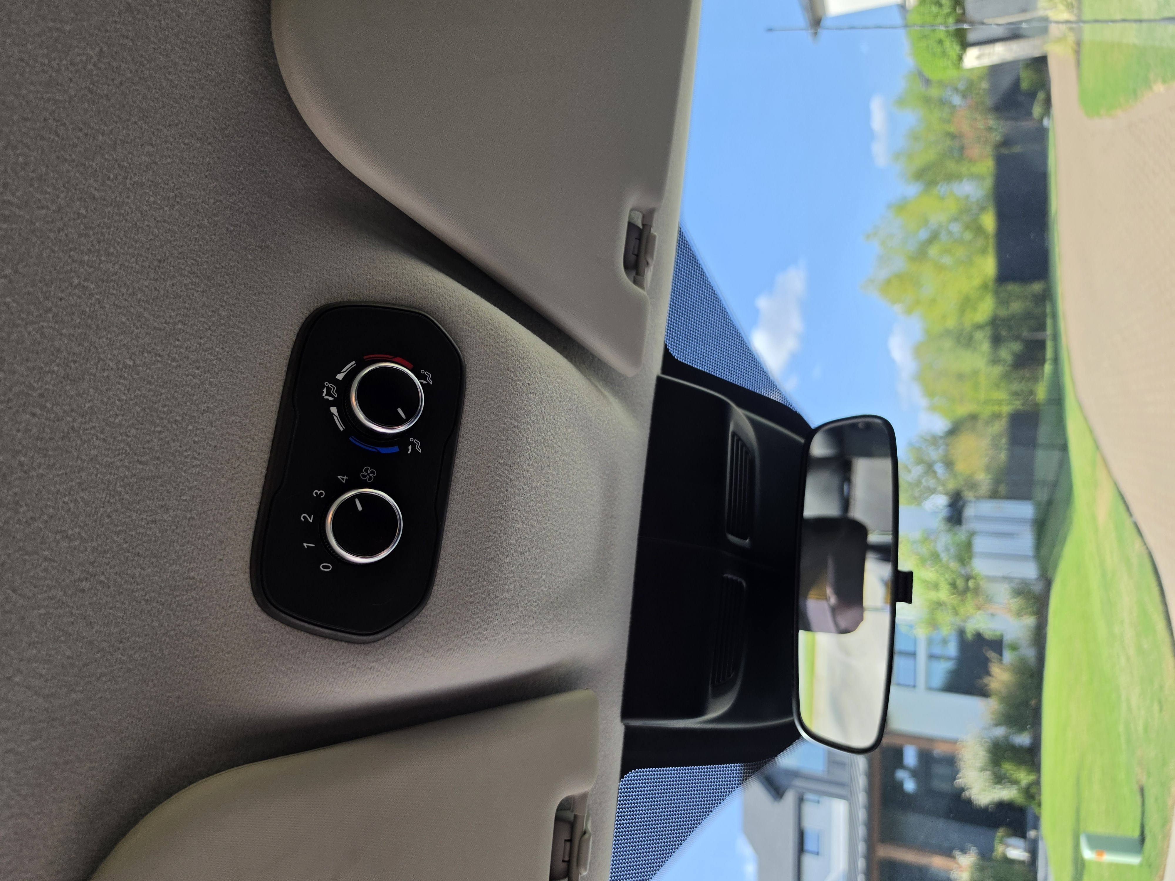 Used 2020 Ford Transit 350 XLT RWD image 11