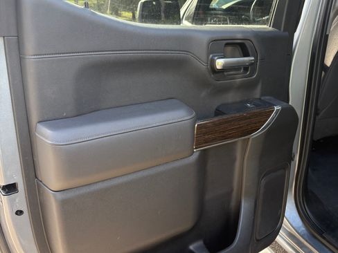 Used 2019 GMC Sierra 1500 SLE w/ SLE Value Package image 25