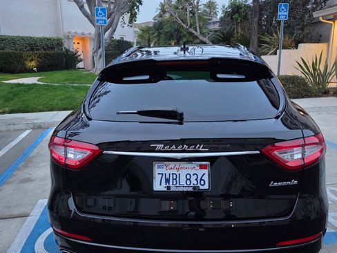 Used 2017 Maserati Levante S image 5