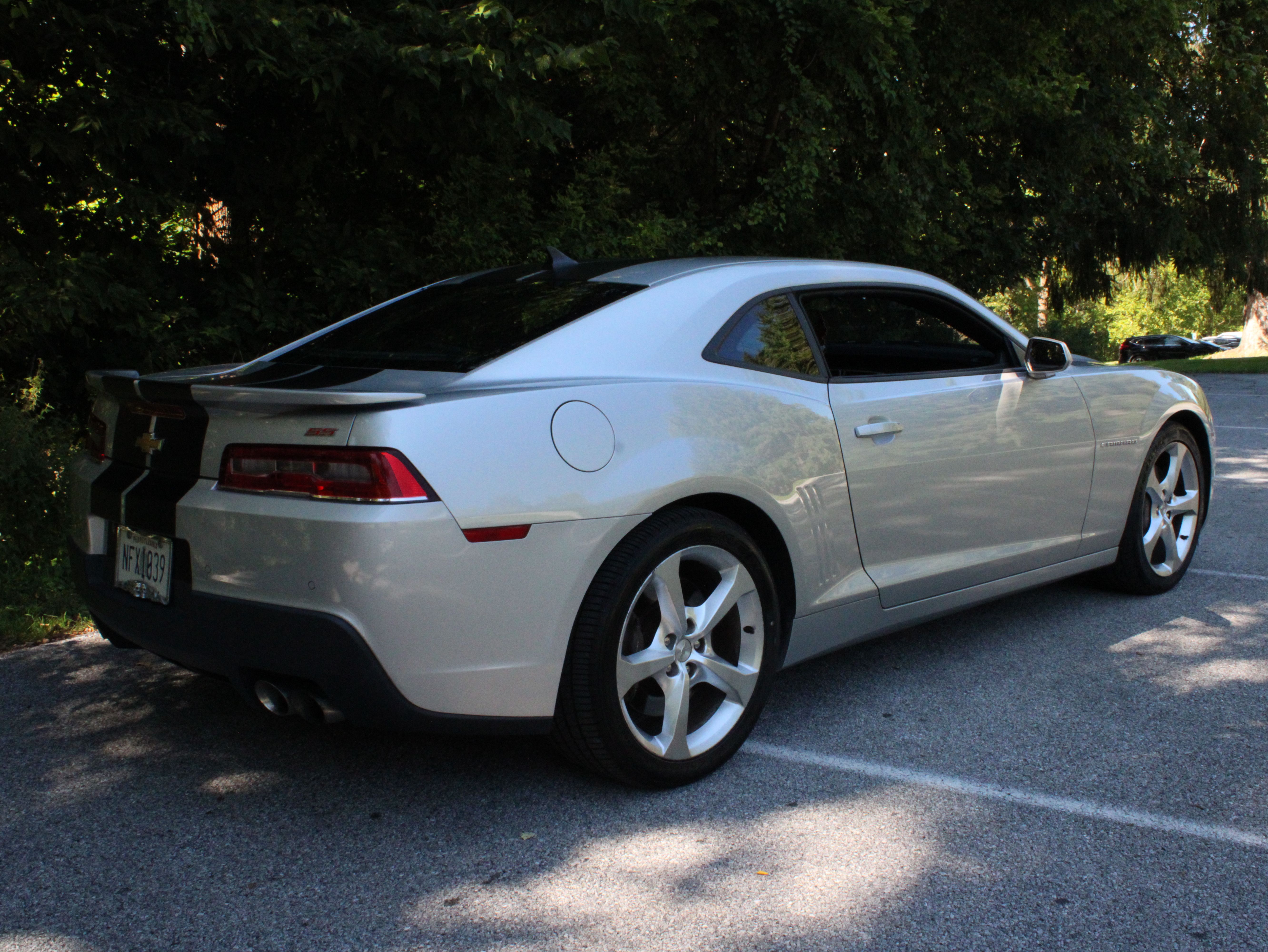 Used 2015 Chevrolet Camaro SS w/ RS Package RWD image 5