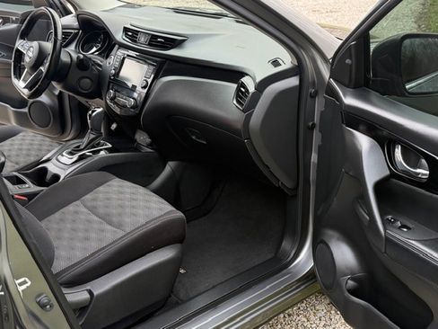 Used 2020 Nissan Rogue Sport SV w/ All-Weather Package image 23