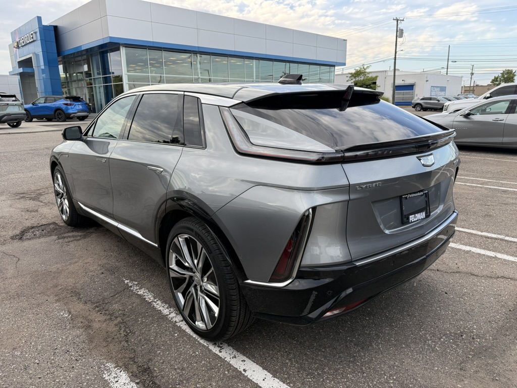 Used 2024 Cadillac Lyriq Luxury w/ LPO, Floor Liner Package AWD/4WD image 13