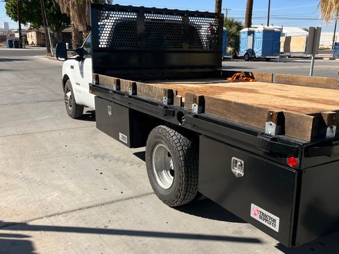 Used 2004 Ford F350 2WD Regular Cab DRW Super Duty image 6