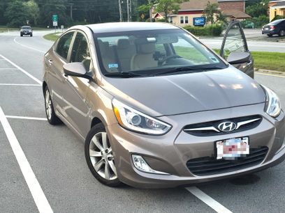 Used 2014 Hyundai Accent GLS w/ Option Group 2