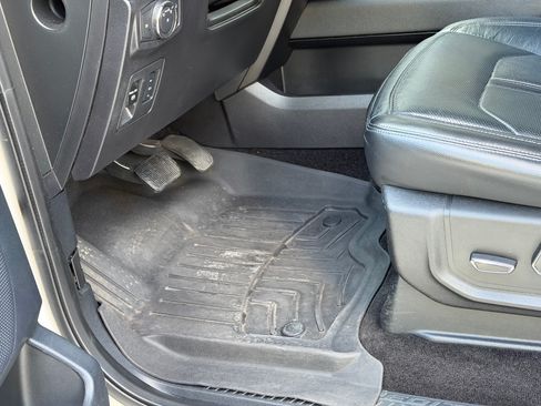 Used 2018 Ford Expedition Limited w/ Equipment Group 301A image 14