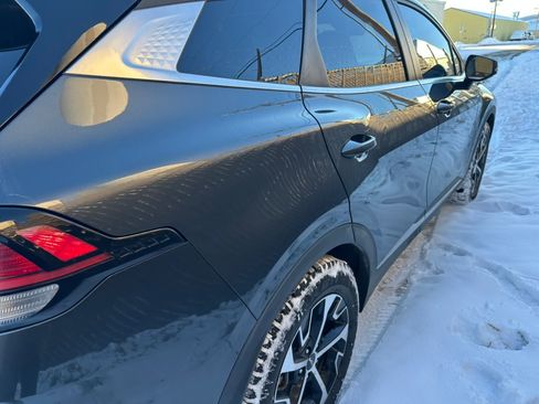 Used 2023 Kia Sportage EX image 9