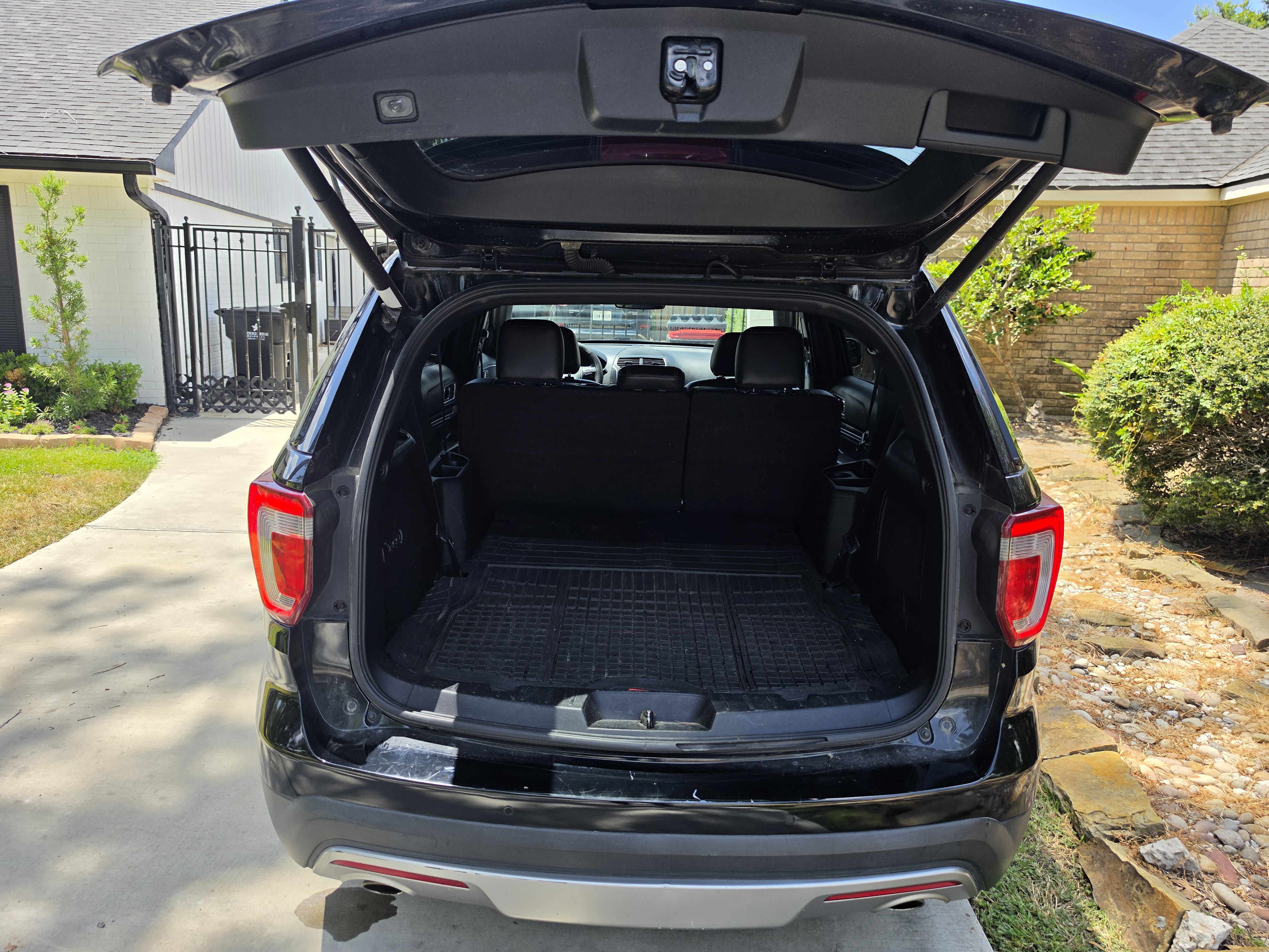 Used 2017 Ford Explorer Limited FWD image 15