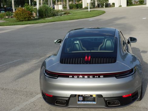 Used 2023 Porsche 911 Carrera image 14