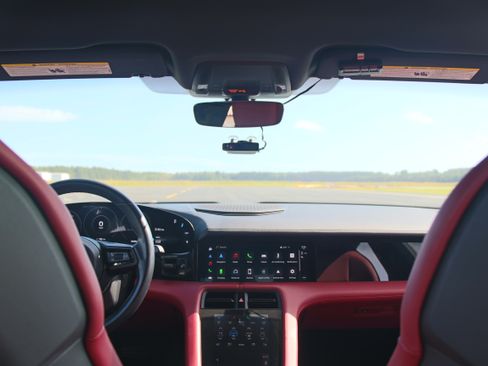 Used 2021 Porsche Taycan 4S image 22