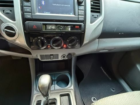 Used 2013 Toyota Tacoma 4x4 Access Cab V6 w/ SR5 Pkg image 13
