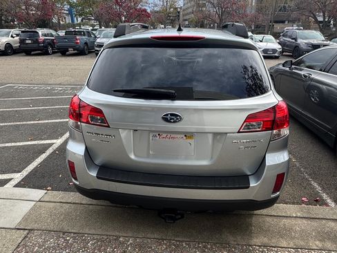 Used 2013 Subaru Outback 3.6R Limited image 6