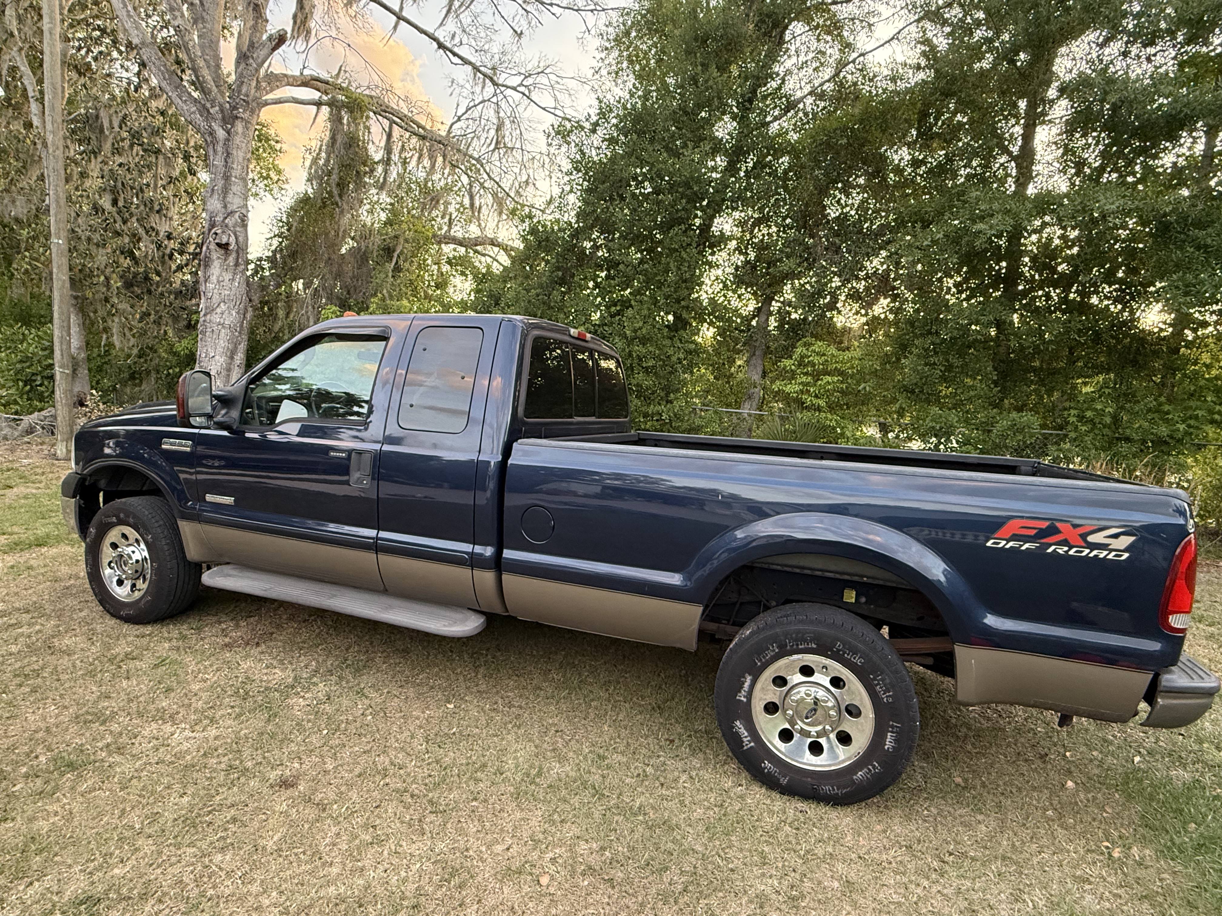 Used 2005 Ford F250 XLT AWD/4WD image 1