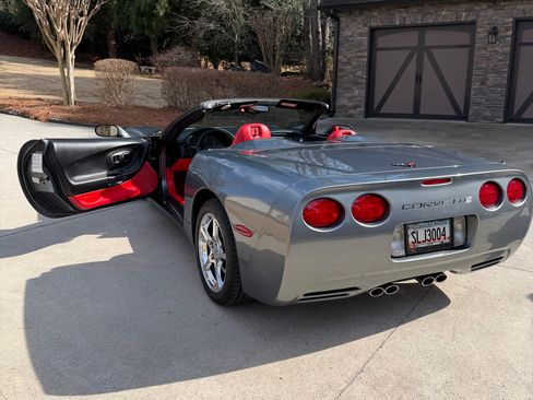 Used 2004 Chevrolet Corvette Convertible w/ Preferred Equipment Group image 10