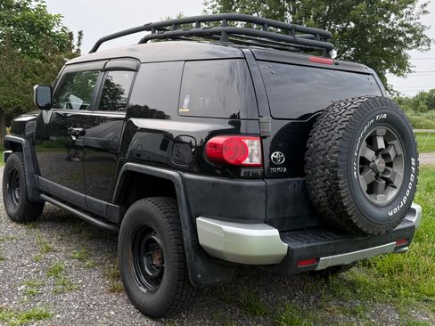 Used 2007 Toyota FJ Cruiser 4WD w/ TRD Special Edition image 5