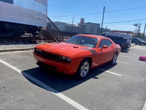 Used 2009 Dodge Challenger R/T image 1